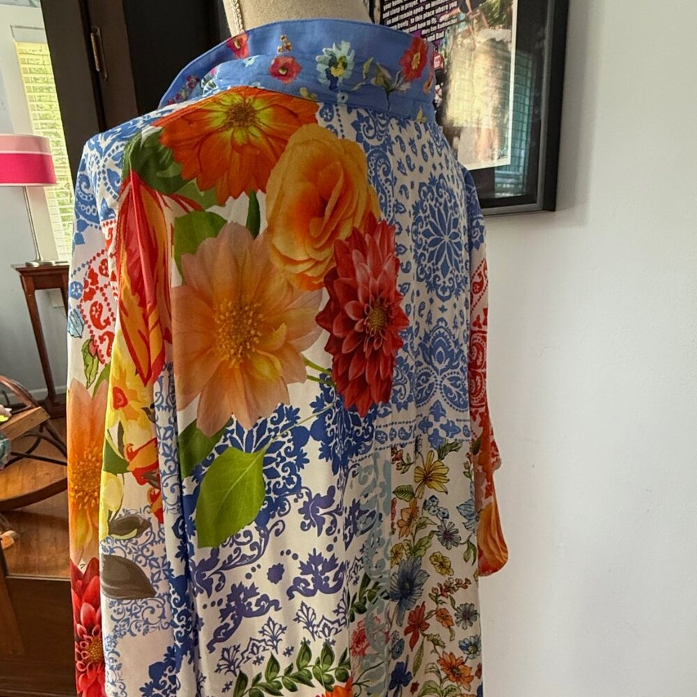 John Mark Boxy Tunic, L/XL without tags, never worn.